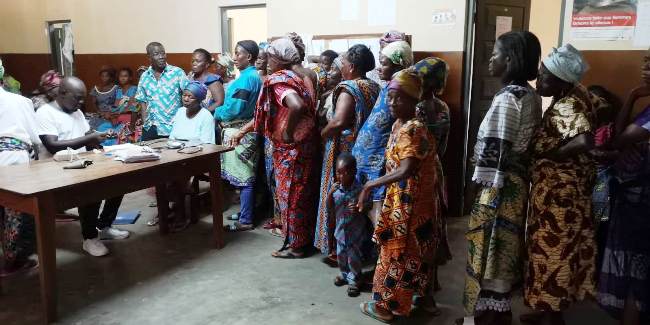 Les patients attendent leur tour pour être consulter