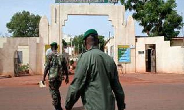 L'entrée du camp militaire de Kati