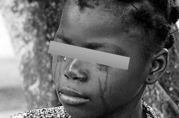 Une enfant en pleurs... image d'illustration