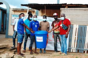 Don de poubelle par l'association Ensemble pour l'humanité