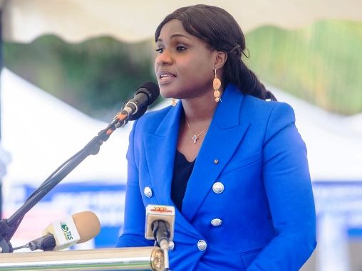 Mme Sandra Johnson, Ministre, Secrétaire générale de la Présidence