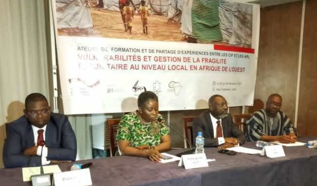 La table d'honneur, à l'ouverture de la rencontre...