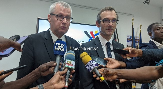 Les ambassadeurs Matthias Veltin (à gauche) et Augustin Favereau...
