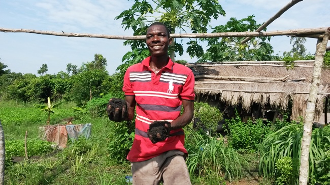 Jérémie Gadah, agriculteur Jérémie Gadah, jeune togolais qui fait de l'agro écologie
