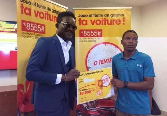 Remise de prix à un gagnant...