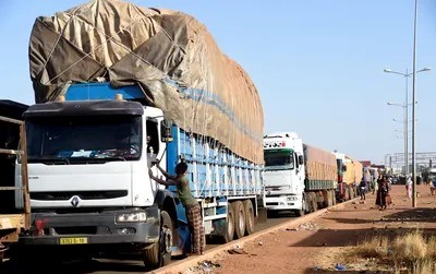 Des camions-Photo-Archives