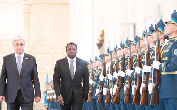 Les présidents Faure Gnassingbé et Kassym-Jomart Tokayev...