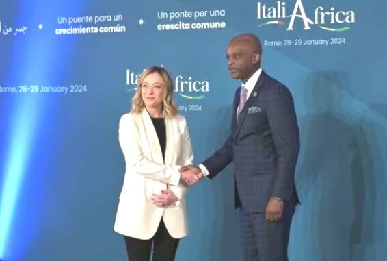 Robert Dussey, accueilli par la première ministre italienne...