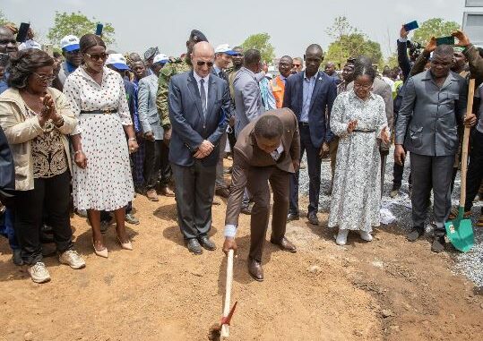 Faure Gnassingbé, lançant les travaux...