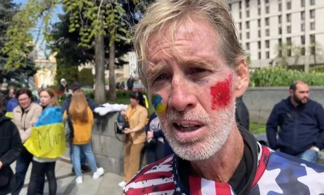 Ryan Wesley Routh, lors d’une entrevue avec l’AFP en 2022 à Kiev, où il s’était rendu en soutien au peuple ukrainien