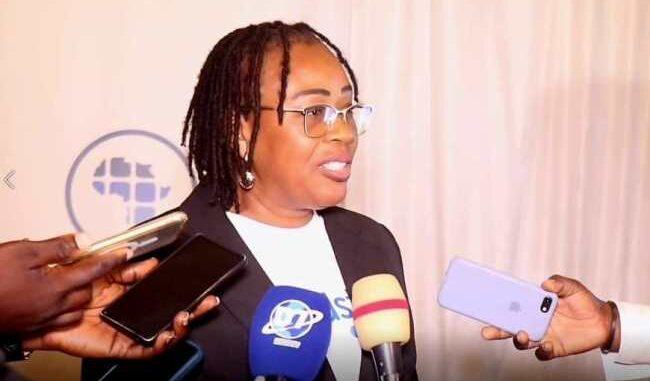 Justine Adebiyi (Directrice générale)...