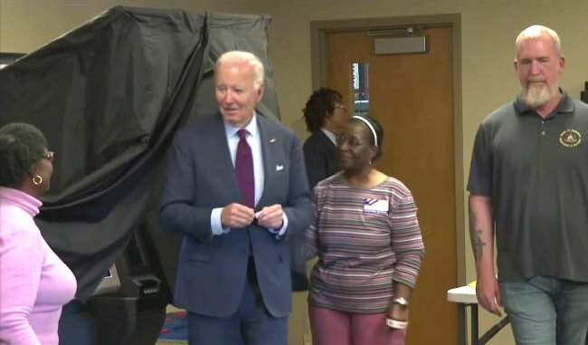 Le président américain Joe Biden, après le vote