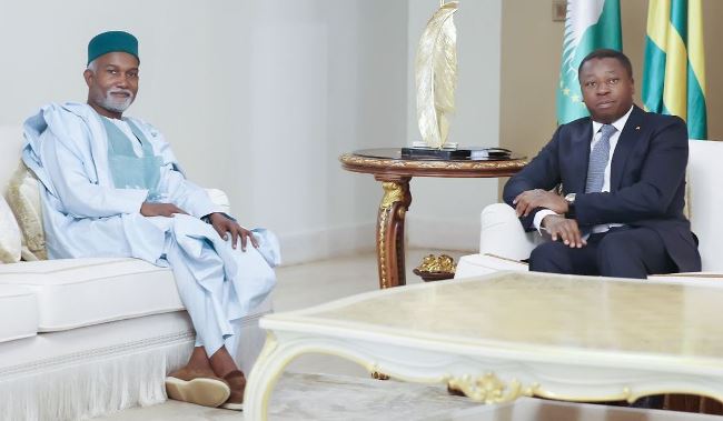 Le président Faure Gnassingbé et M.Yusuf Maitama Tuggar en tête-à-tête...