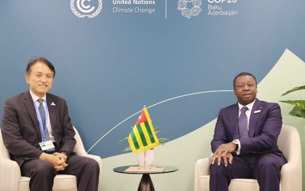Le président Faure Gnassingbé et Woochong Um ...