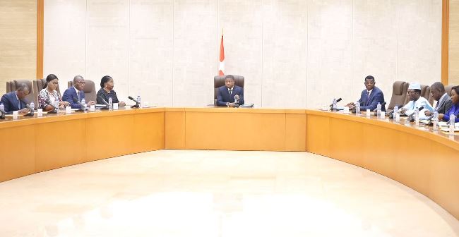 Le président Faure Gnassingbé, lors du Conseil des ministres...