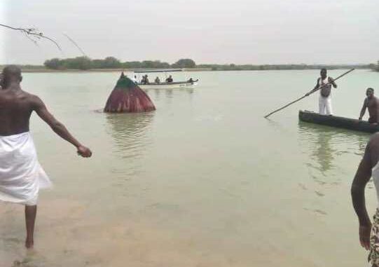 La traversée de la lagune d’Aného par le Zangbéto...