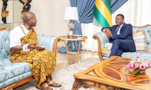 Le président Faure Gnassingbé et Kofi Mensah Demitia en tête-à-tête...